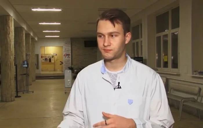 Николай Семёнов в лаборатории